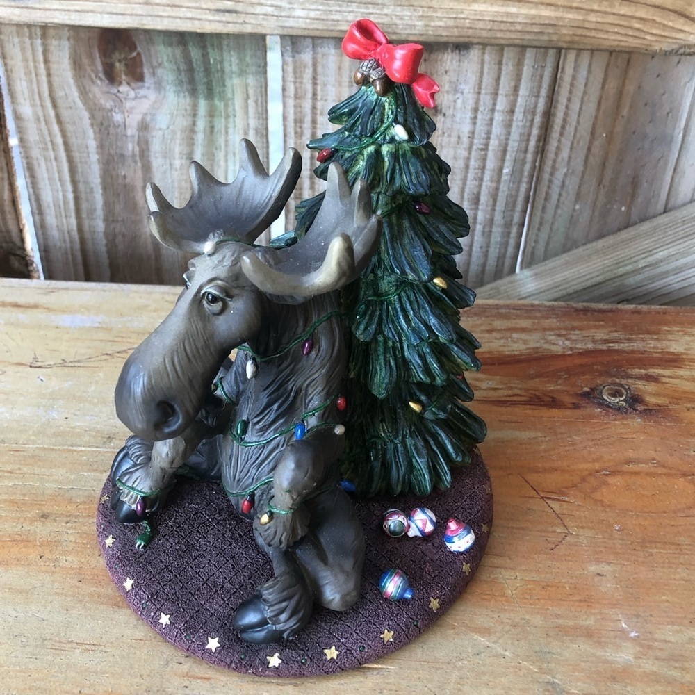 Vintage Big Sky Carvers Bearfoots Mooses All Strung Up Moose & Christmas Tree 7”